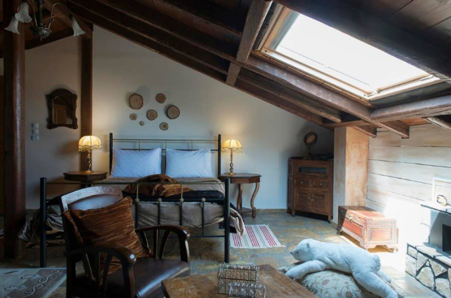 Δύο στολίδια στα Τρίκαλα Κορινθίας!