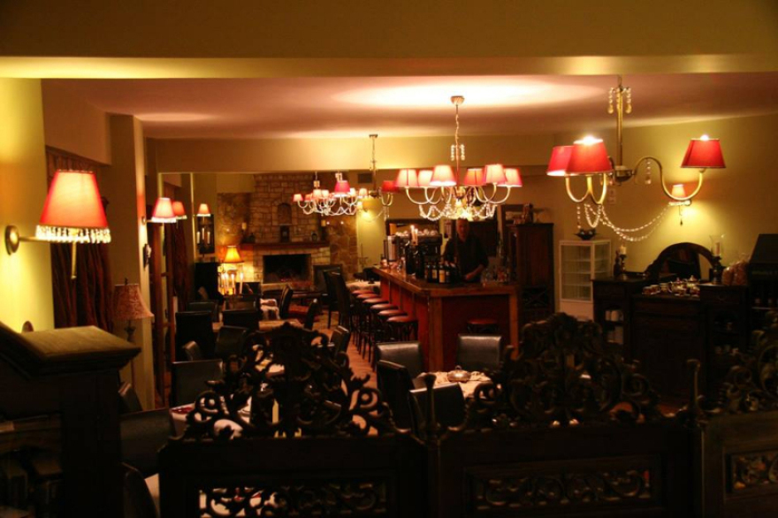 Δύο στολίδια στα Τρίκαλα Κορινθίας!