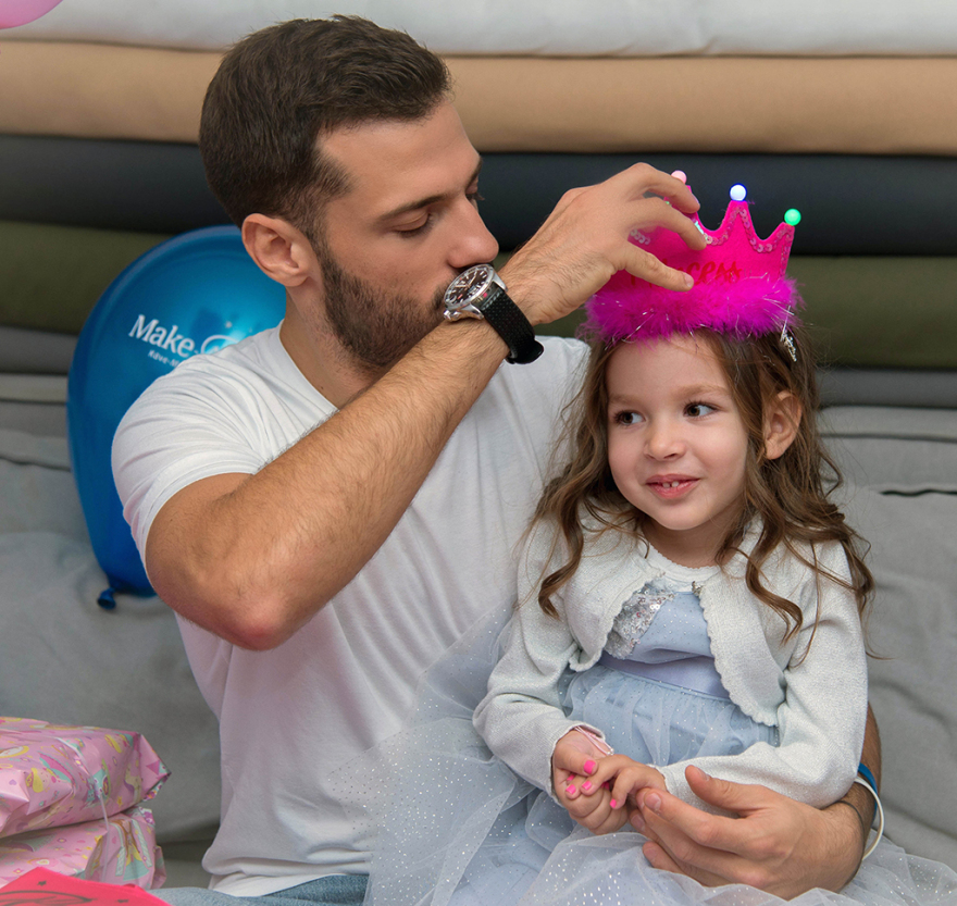 Ο Κωνσταντίνος Αργυρός εκπλήρωσε την ευχή της 4χρονης Θεώνης