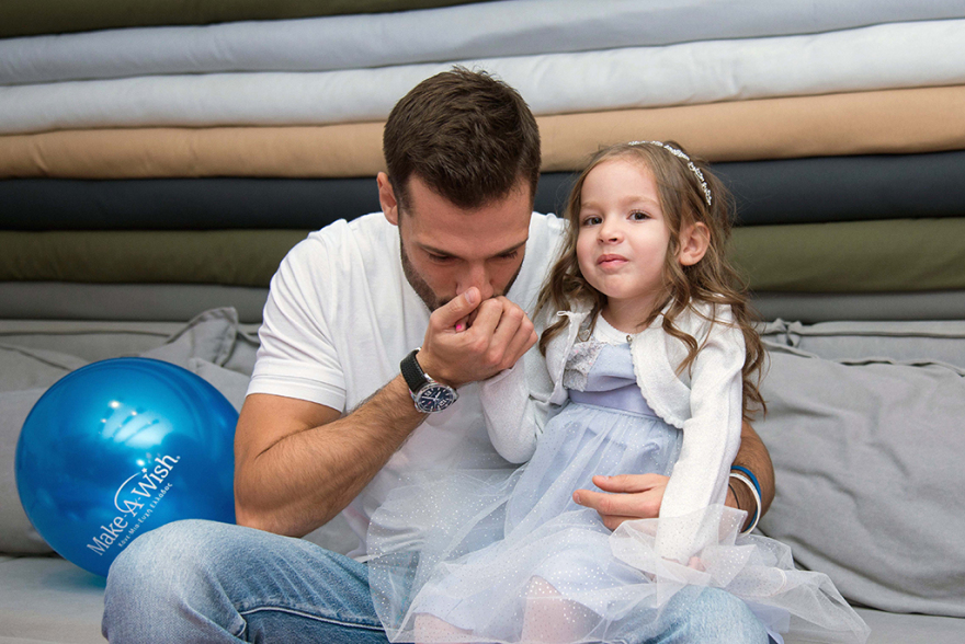 Ο Κωνσταντίνος Αργυρός εκπλήρωσε την ευχή της 4χρονης Θεώνης