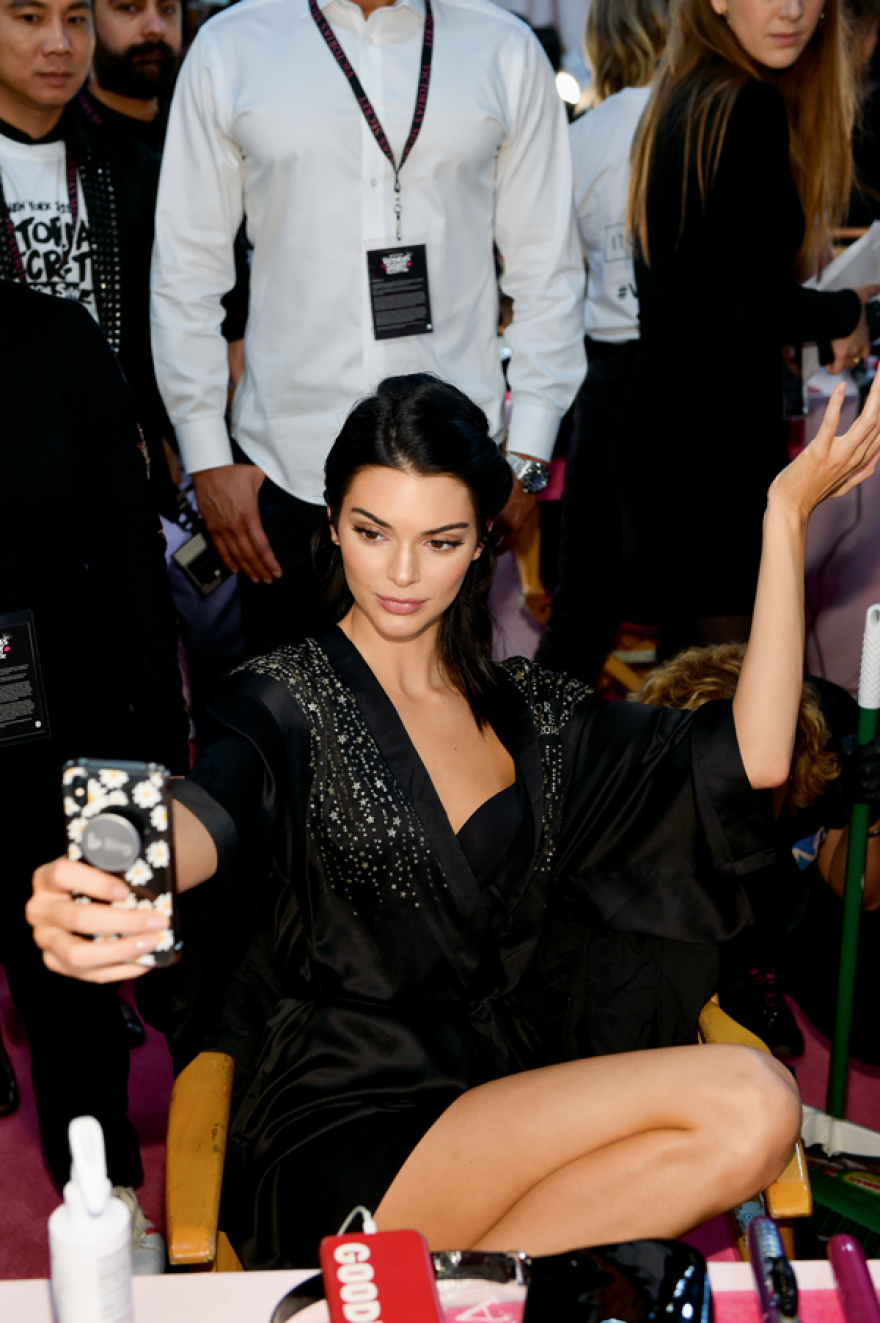 Victoria's Secret 2018: To Gala βρέθηκε στα παρασκήνια με τα super models 