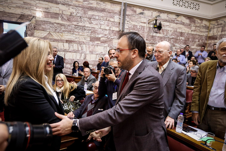 Γεννηματά: Ο κ. Τσίπρας είναι ο «Κύριος 10-1»: Δέκα παίρνει, ένα δίνει!