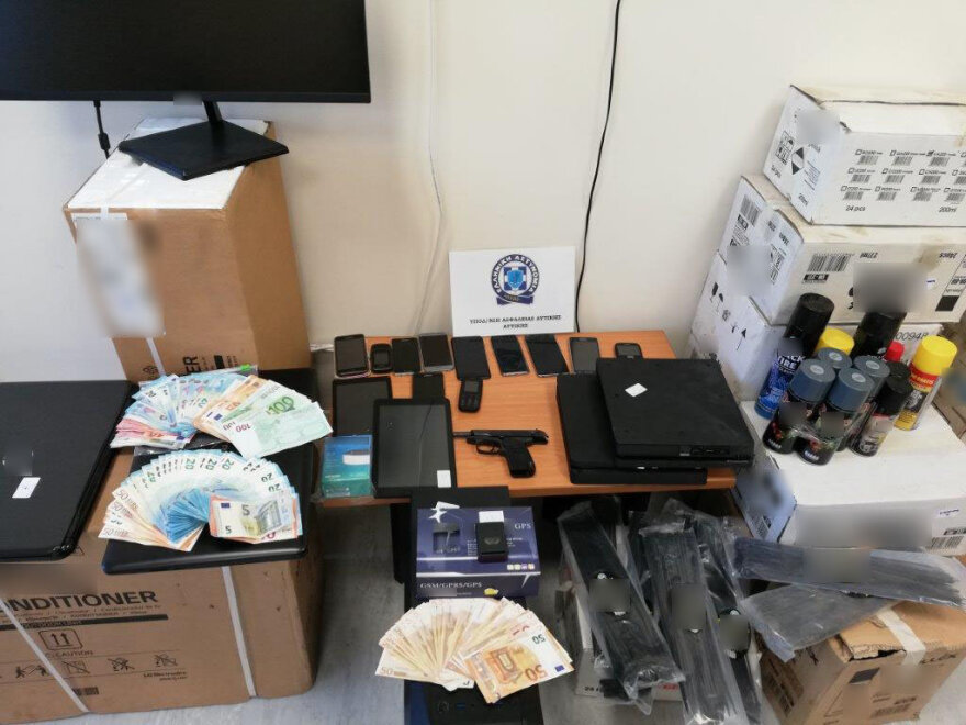 Εξαρθρώθηκε σπείρα που έκλεβε φορτηγά: Τους «πρόδωσε» ένας ηλεκτρονικός υπολογιστής