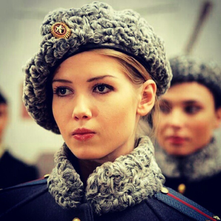 Φωτογραφίες: Οι Ρωσίδες λατρεύουν το «χακί» -  «Ντελίριο» για μία... θέση ελεύθερου σκοπευτή 