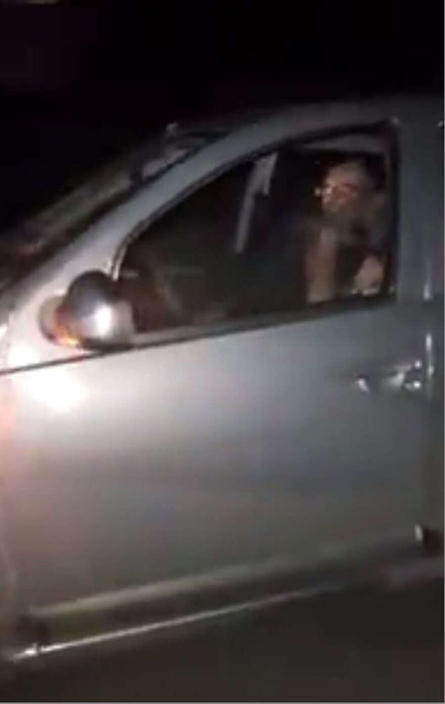 Ζευγάρι έκανε σεξ μέσα στο εν κινήσει αυτοκίνητο αλλά τουλάχιστον... άναψαν τα αλάρμ