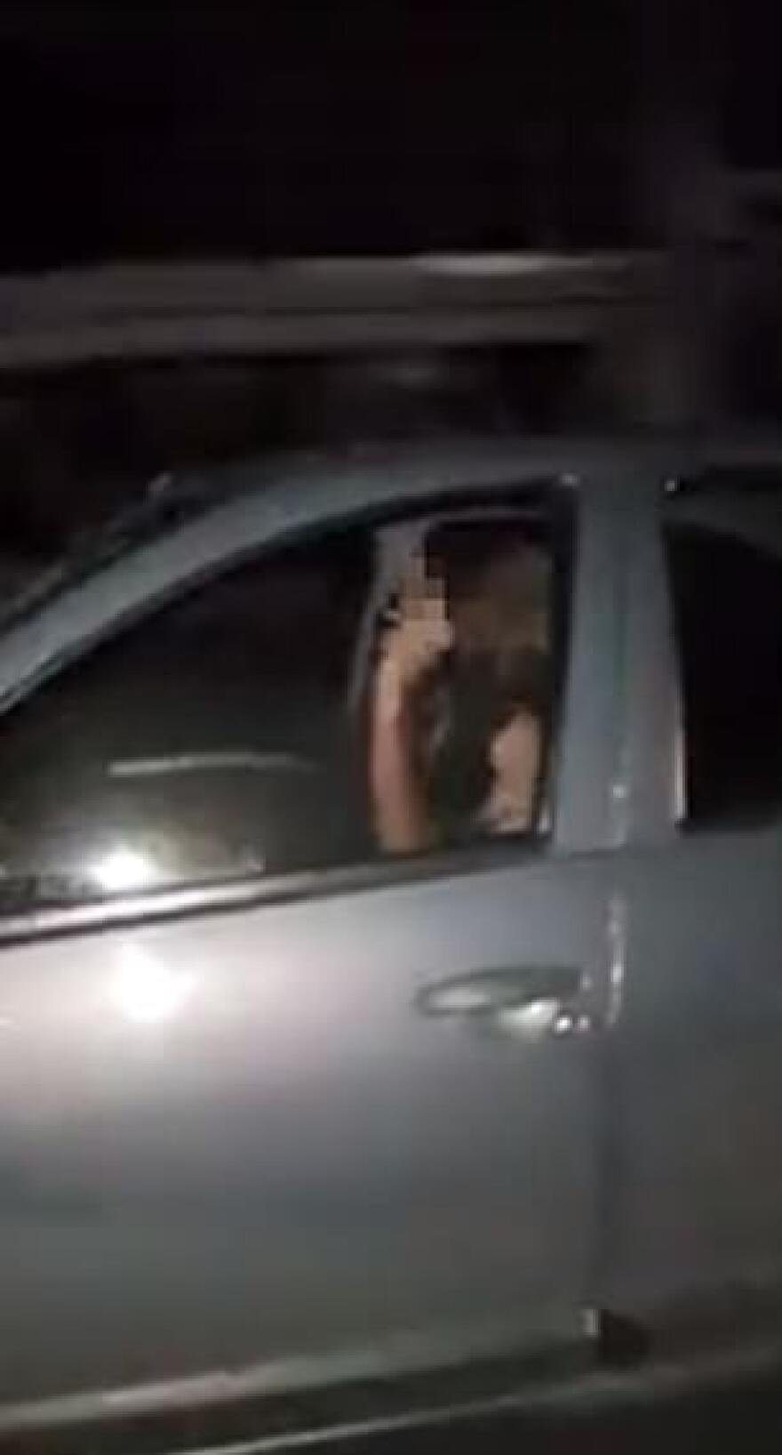 Ζευγάρι έκανε σεξ μέσα στο εν κινήσει αυτοκίνητο αλλά τουλάχιστον... άναψαν τα αλάρμ