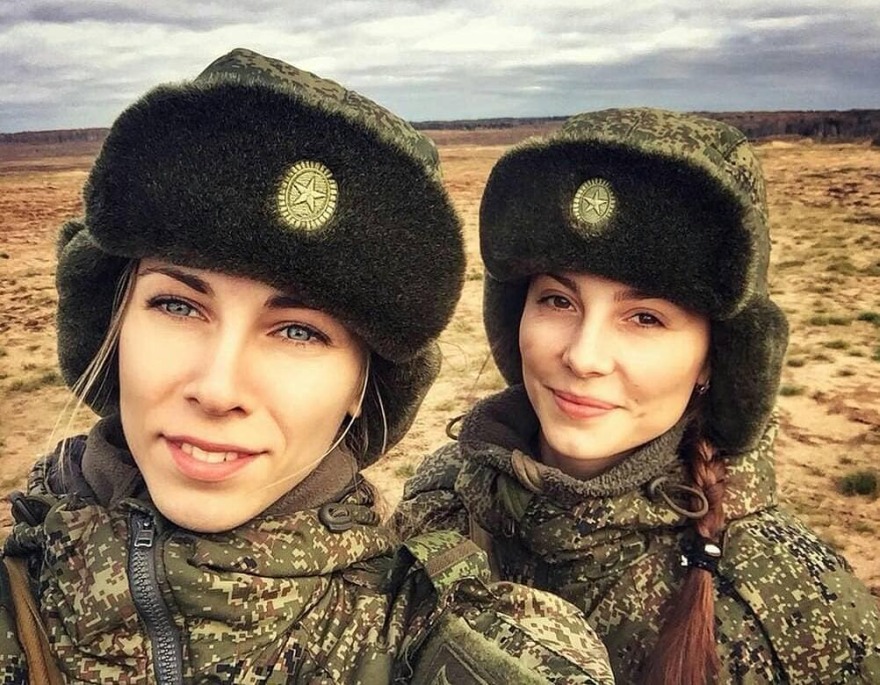 Φωτογραφίες: Οι Ρωσίδες λατρεύουν το «χακί» -  «Ντελίριο» για μία... θέση ελεύθερου σκοπευτή 