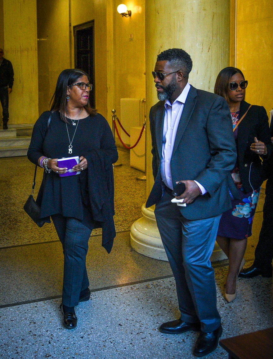 «Στα μαλακά» οι δολοφόνοι του Μπακαρί Χέντερσον - Ξέσπασε η μητέρα του