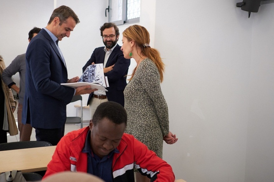 Ο Κυριάκος Μητσοτάκης στο εμπορικό κέντρο και τη Δημοτική Αγορά της Κυψέλης