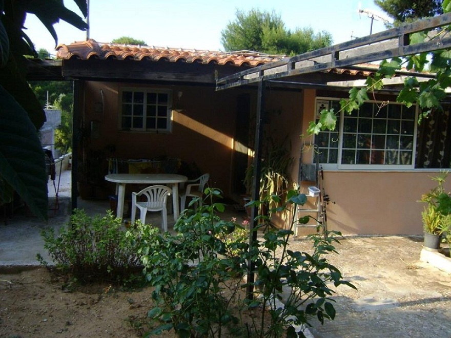 Στη Βουλή η υπόθεση των 72 οικογενειών στη Νέα Μάκρη που η Εκκλησία διεκδικεί την περιουσία τους