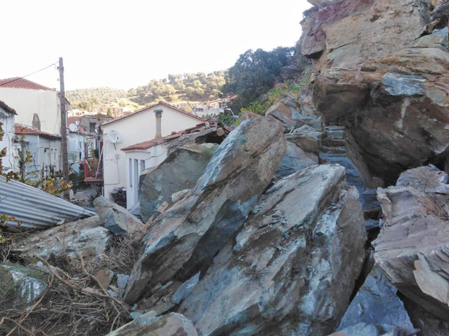 Λέσβος: Νύχτα τρόμου στο Πλωμάρι από κατολισθήσεις βράχων - Κινδύνεψαν ζωές