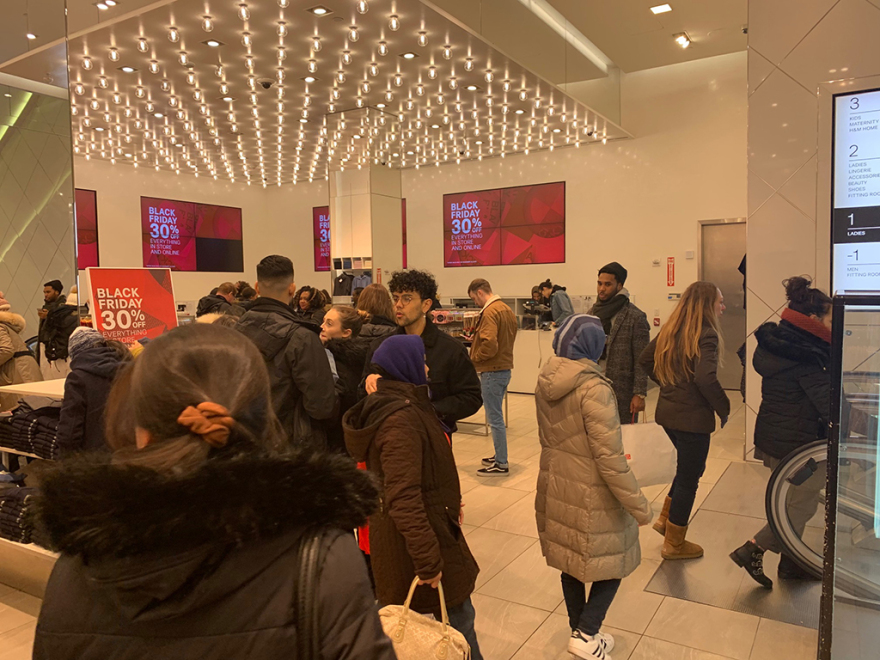 Νέα Υόρκη: Καταναλωτικό αμόκ στην αυθεντική Black Friday