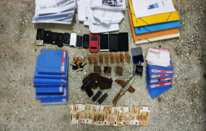 Στη «φάκα»  σπείρα που θησαύριζε πουλώντας ανύπαρκτα ακίνητα 