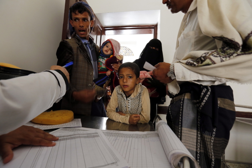 Υεμένη: Συγκλονίζουν οι φωτογραφίες αποστεωμένων παιδιών στα νοσοκομεία