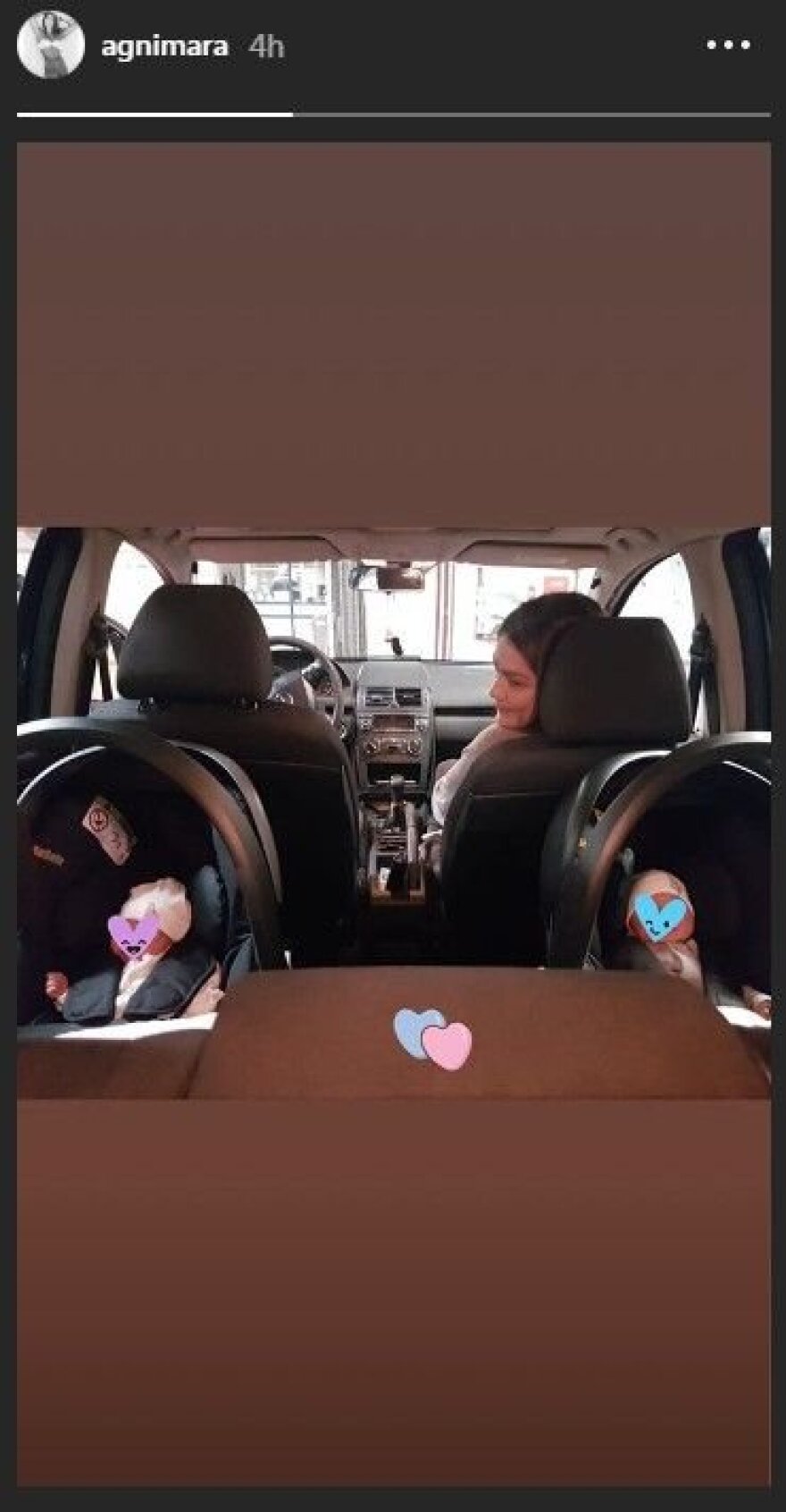 Ο Τεό Θεοδωρίδης και η σύντροφός του έγιναν γονείς- Η πρώτη φωτογραφία των διδύμων