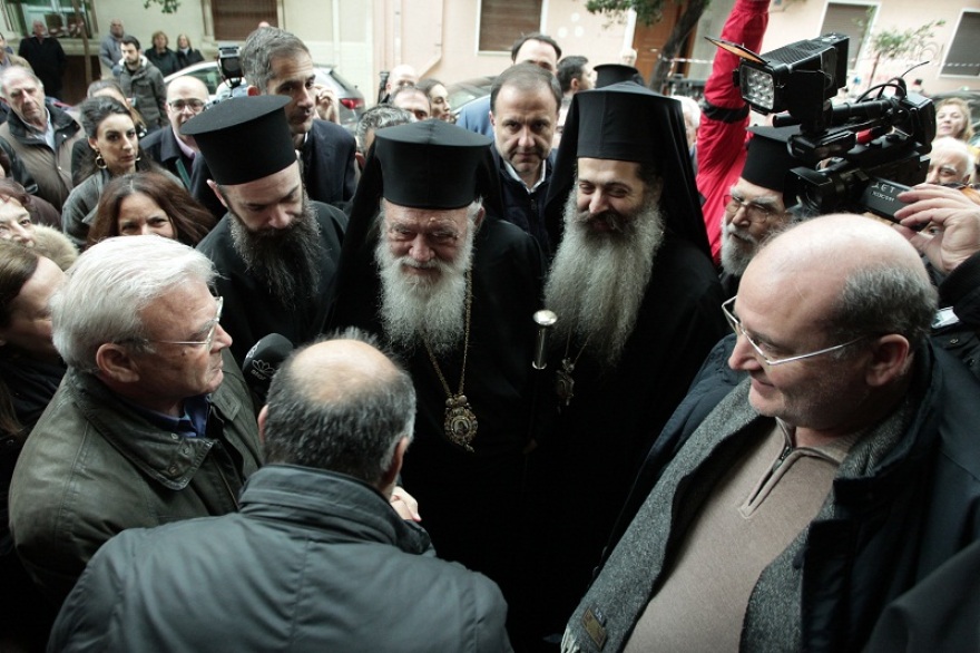  Ασπασμοί και... συμπάθεια Ιερώνυμου με τον Νίκο Φίλη - Φωτογραφίες