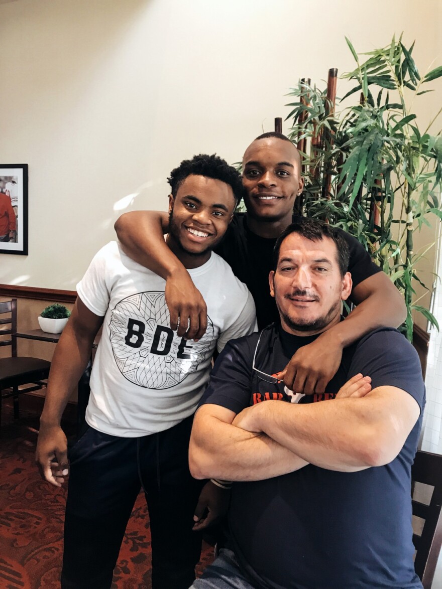 Πύρρος Δήμας: Η νέα ζωή στην Αμερική, ο ρατσισμός και η απώλεια της συζύγου του