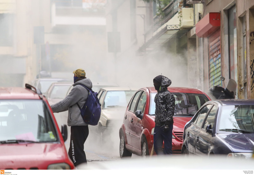 Ένταση στη μαθητική πορεία στο κέντρο της Αθήνας - Επεισόδια στη Θεσσαλονίκη