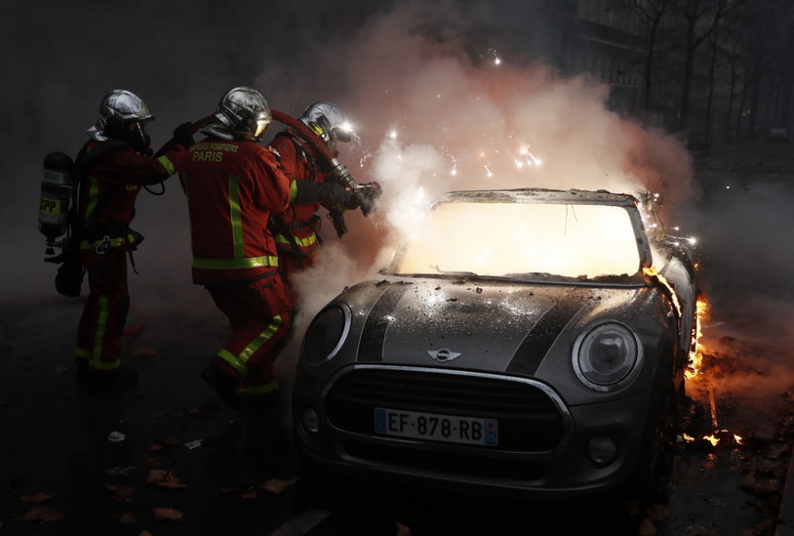 «Κίτρινα Γιλέκα»: Σοκάρει ο νέος απολογισμός των επεισοδίων - 133 οι τραυματίες, σχεδόν 400 οι συλλήψεις!