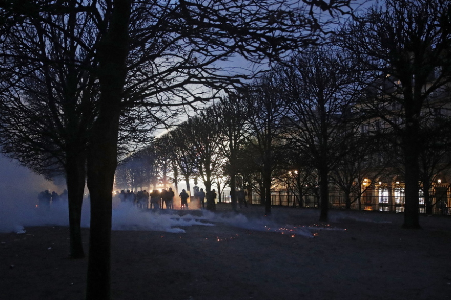 «Κίτρινα Γιλέκα»: Σοκάρει ο νέος απολογισμός των επεισοδίων - 133 οι τραυματίες, σχεδόν 400 οι συλλήψεις!