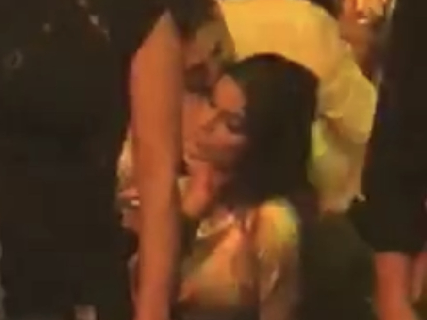 Νέο βίντεο με τη Μπέλλα και τον σύντροφο της Αλεξανδράκη: Οι δυο φίλοι σε... στενό τετ α τετ 