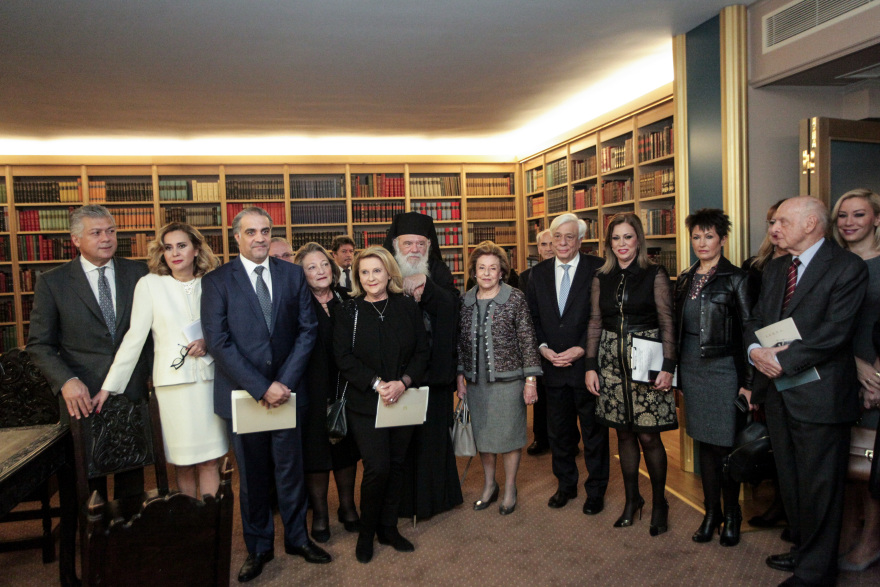 Εγκαινιάστηκε παρουσία Παυλόπουλου η βιβλιοθήκη της ΕΣΗΕΑ