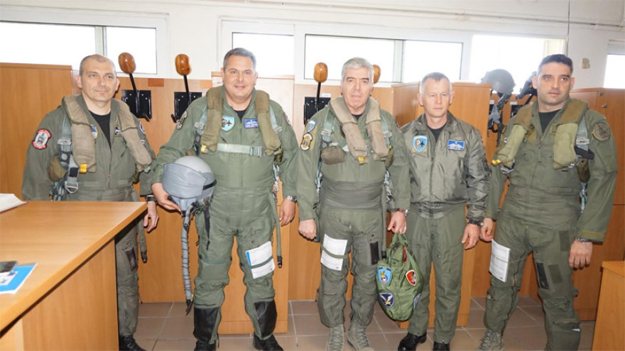 Κωσταράκος: Ο Καμμένος δεν έχει κανένα δικαίωμα να φορά τη στρατιωτική στολή 