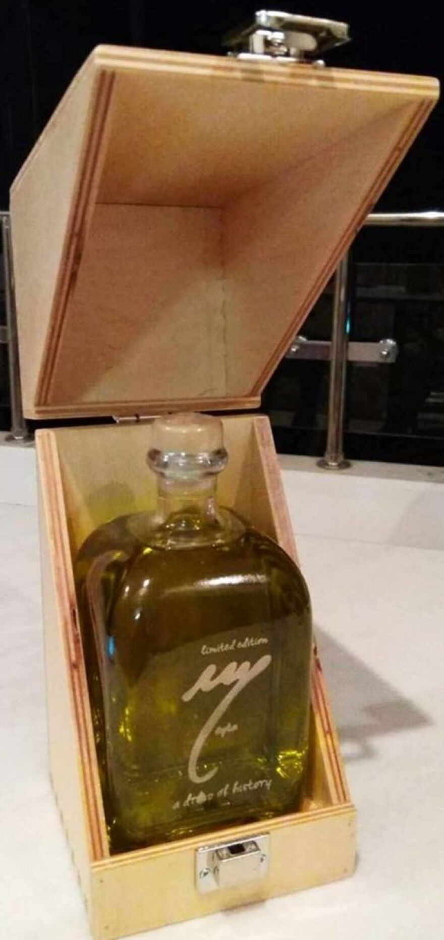 Κρητικό λάδι πουλήθηκε... 1.020 ευρώ το λίτρο σε δημοπρασία στην Ολλανδία 