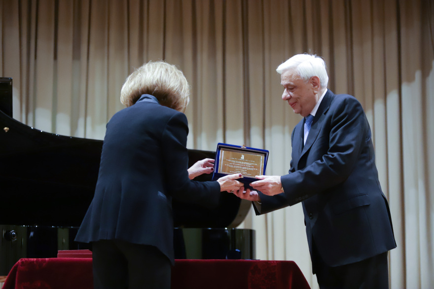 Ο Προκόπης Παυλόπουλος επίτιμος πρόεδρος της Εταιρείας Ελλήνων Φιλολόγων 