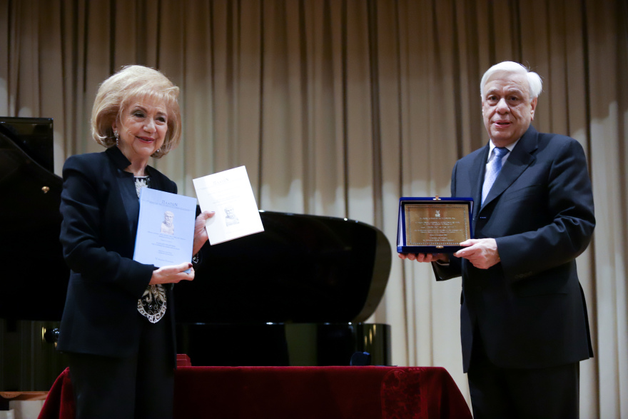 Ο Προκόπης Παυλόπουλος επίτιμος πρόεδρος της Εταιρείας Ελλήνων Φιλολόγων 