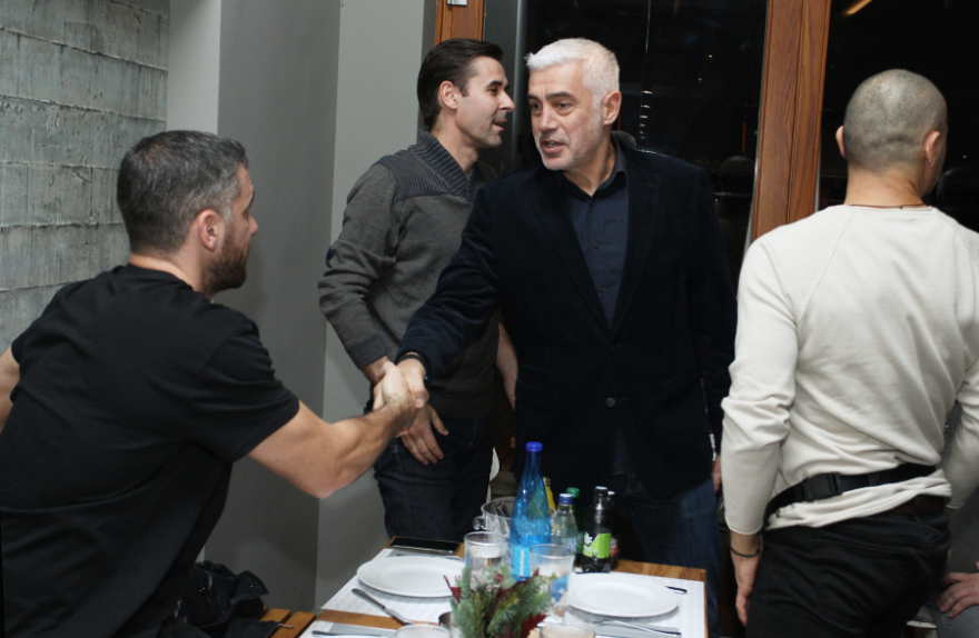 Οι Legends 2004... τα είπαν στο μαγαζί του Σεϊταρίδη