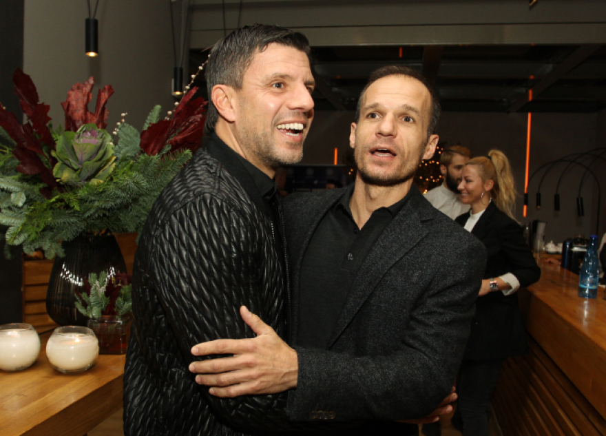 Οι Legends 2004... τα είπαν στο μαγαζί του Σεϊταρίδη