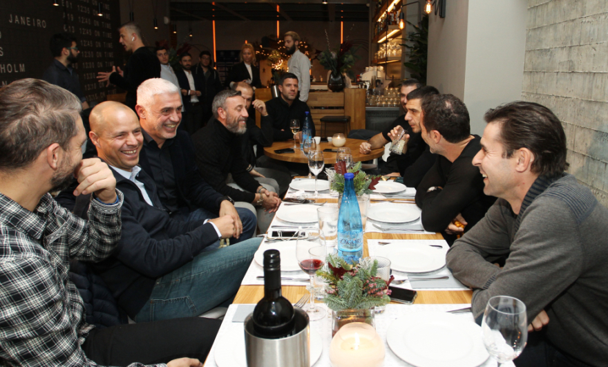 Οι Legends 2004... τα είπαν στο μαγαζί του Σεϊταρίδη