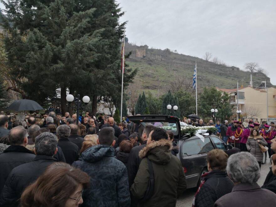 Θρήνος στο Διδυμότειχο: Ράγισαν καρδιές στο τελευταίο αντίο στην 21χρονη Ελένη