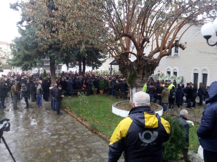 Θρήνος στο Διδυμότειχο: Ράγισαν καρδιές στο τελευταίο αντίο στην 21χρονη Ελένη