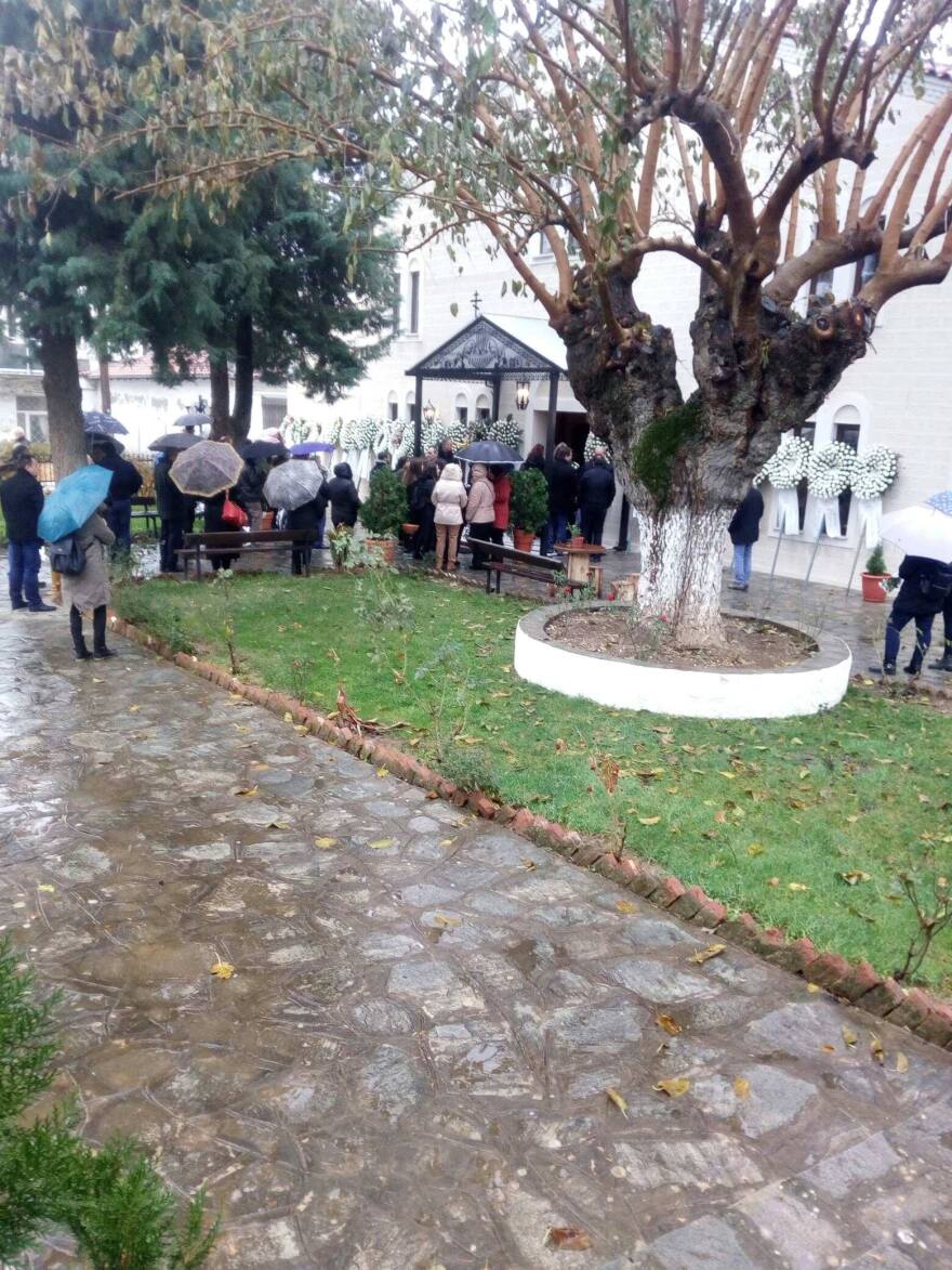 Θρήνος στο Διδυμότειχο: Ράγισαν καρδιές στο τελευταίο αντίο στην 21χρονη Ελένη