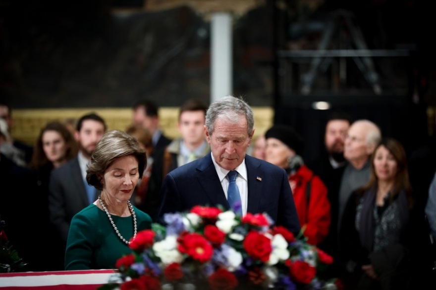 Στις ΗΠΑ οι ηγέτες του κόσμου για την κηδεία του Τζορτζ Μπους