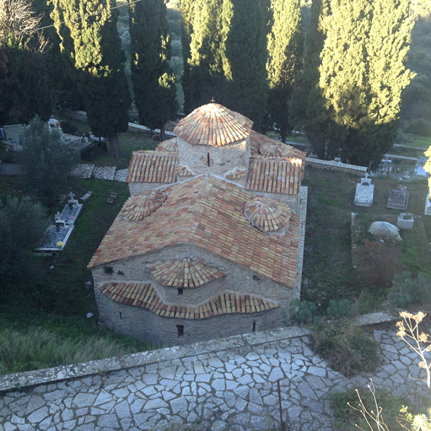 Καρύταινα: Λειτουργία το ξημέρωμα στον ιστορικό Βυζαντινό Ναό του Αγίου Νικολάου