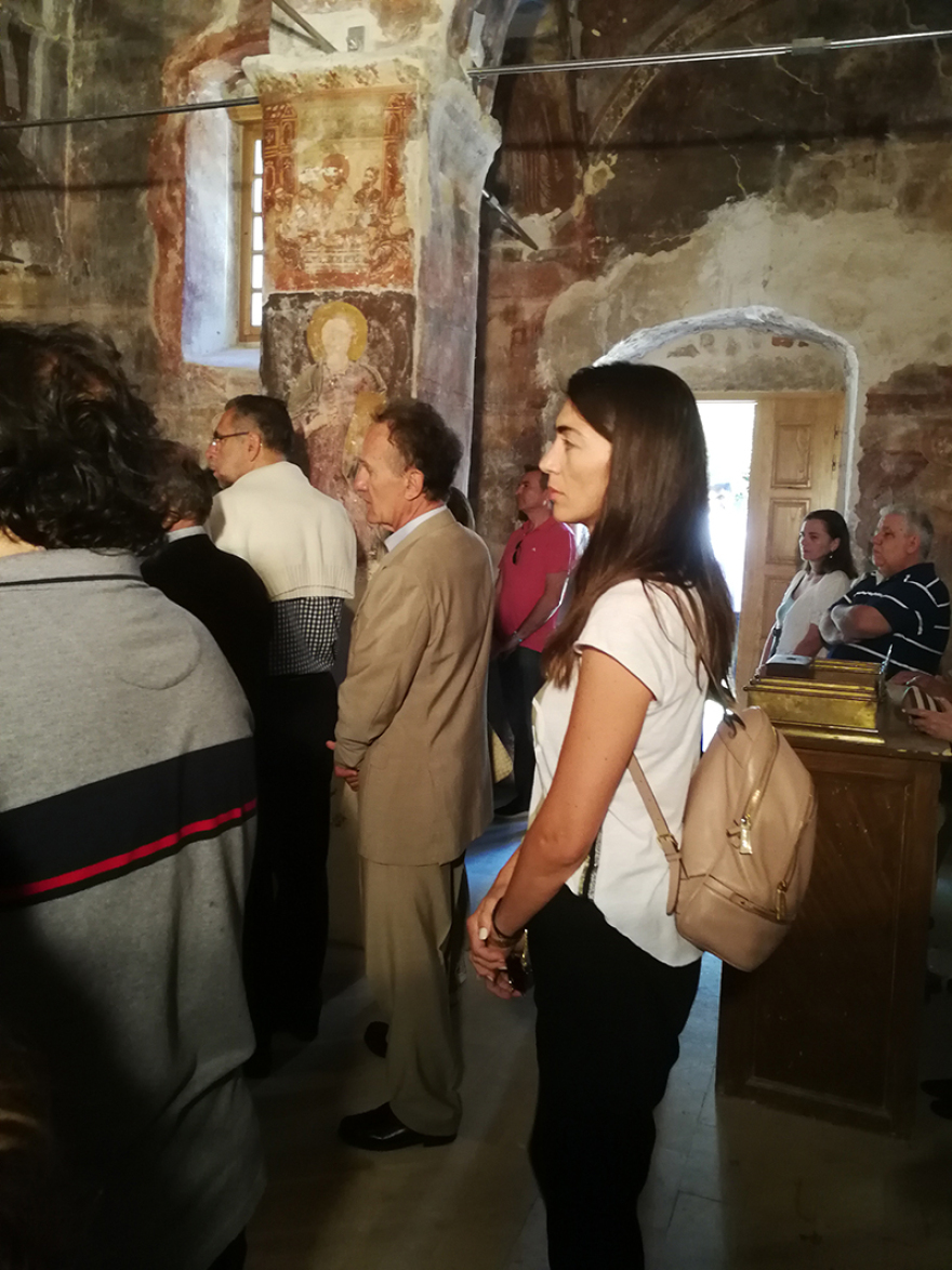 Καρύταινα: Λειτουργία το ξημέρωμα στον ιστορικό Βυζαντινό Ναό του Αγίου Νικολάου