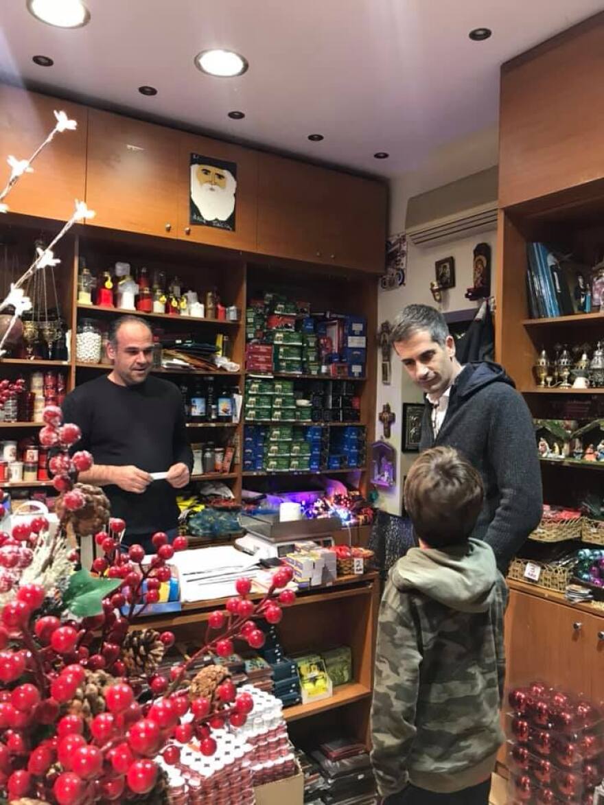 O Κώστας Μπακογιάννης συζήτησε με τους κατοίκους του Γκύζη