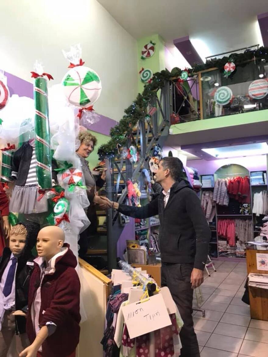 O Κώστας Μπακογιάννης συζήτησε με τους κατοίκους του Γκύζη