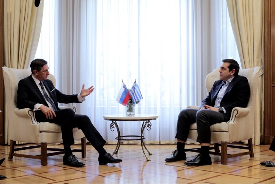 ΟΝΝΕΔ: Κυβερνητικό photoshop στο... παντελόνι του Τσίπρα