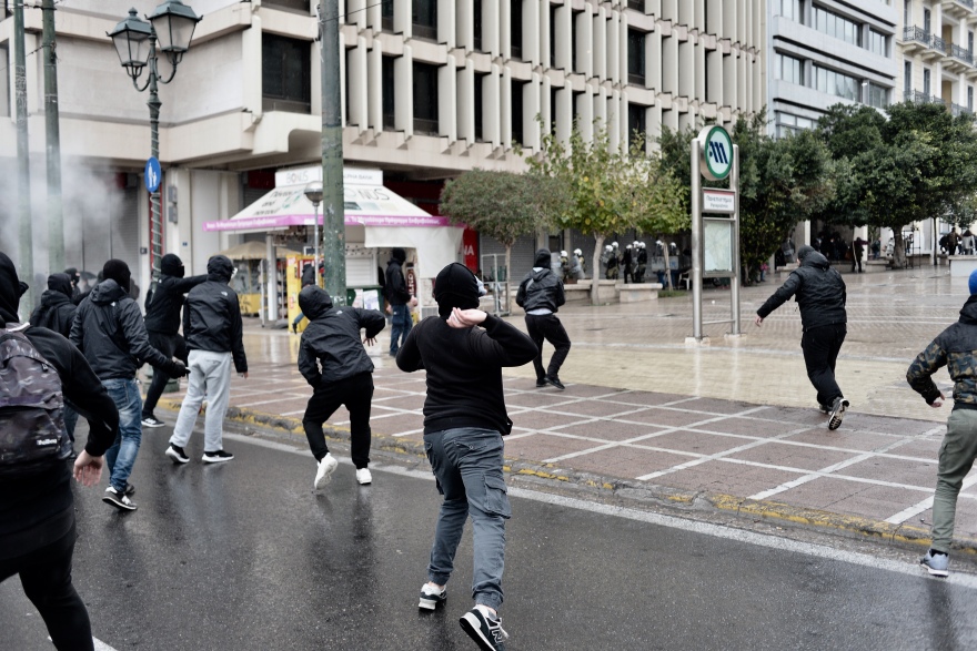 Επεισόδια στο κέντρο στην πορεία για τον Αλέξη Γρηγορόπουλο