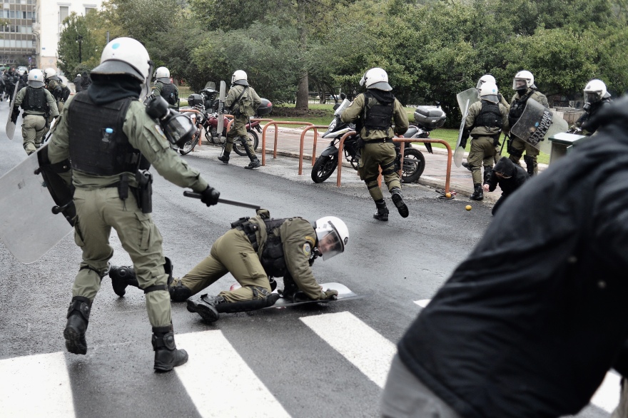Επεισόδια στο κέντρο στην πορεία για τον Αλέξη Γρηγορόπουλο