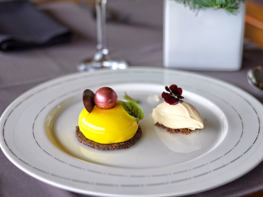 Γιορτινή ατμόσφαιρα και γεύσεις στο Varoulko Seaside 