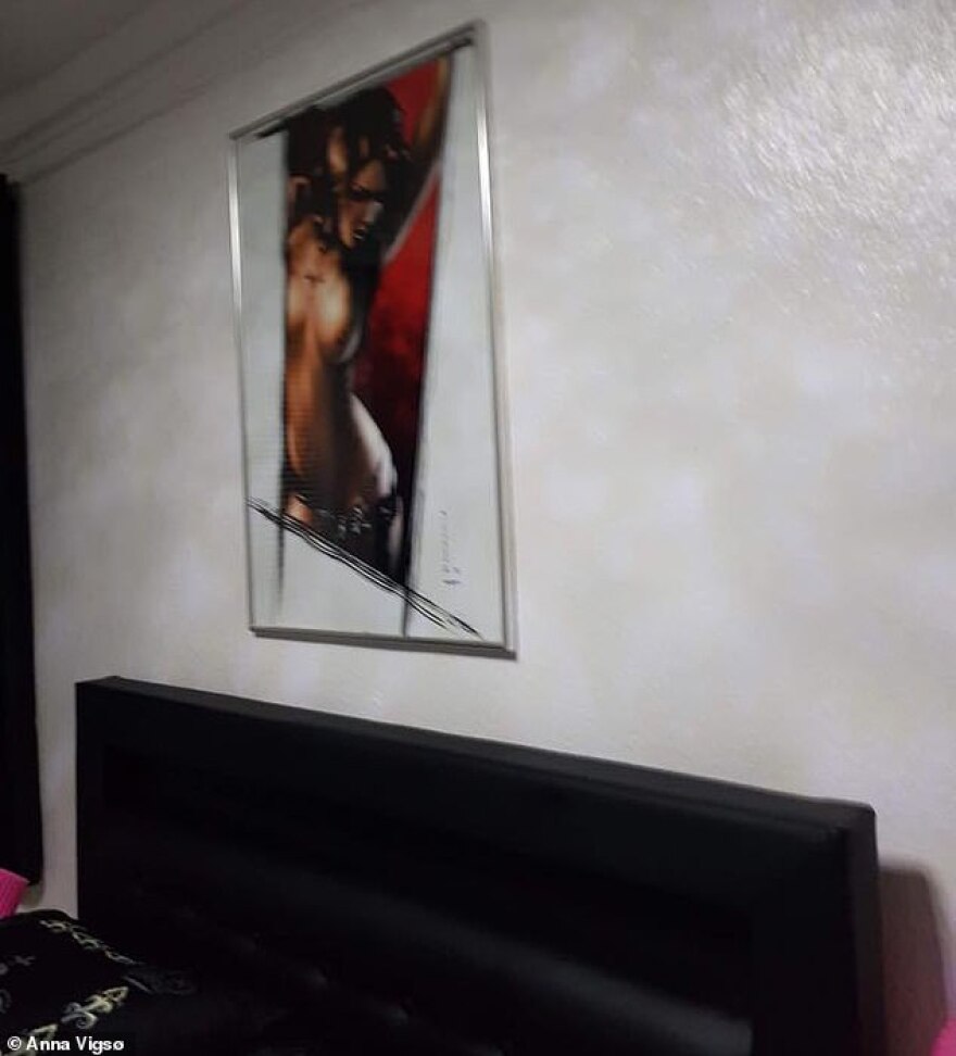 Οικογένεια από τη Δανία νοίκιασε σπίτι μέσω AirBnb και βρέθηκε σε... οίκο ανοχής