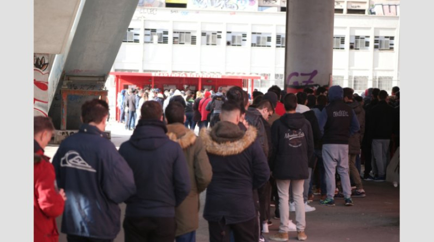 Ουρές για ένα εισιτήριο με την Μίλαν 