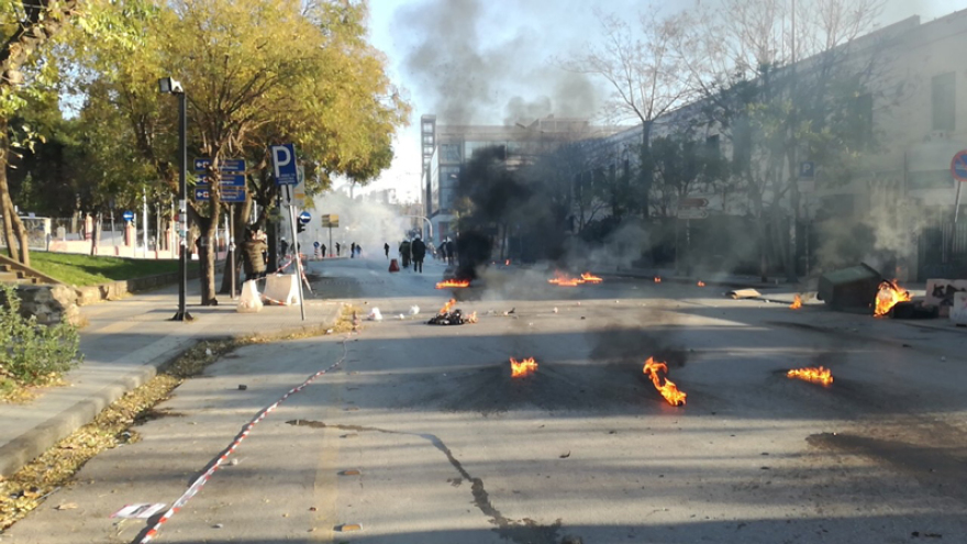 Θεσσαλονίκη: Πεδίο μάχης το ΑΠΘ - Μία σύλληψη - οκτώ προσαγωγές