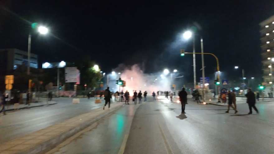 Θεσσαλονίκη: «Βροχή» μολότοφ και χημικών μετά την πορεία για τον Γρηγορόπουλο -  Ένας τραυματίας