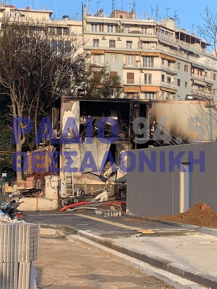 Θεσσαλονίκη: Οι ταραξίες ισοπέδωσαν την Θεολογική Σχολή του ΑΠΘ - Στα €100.000 υπολογίζονται οι ζημιές